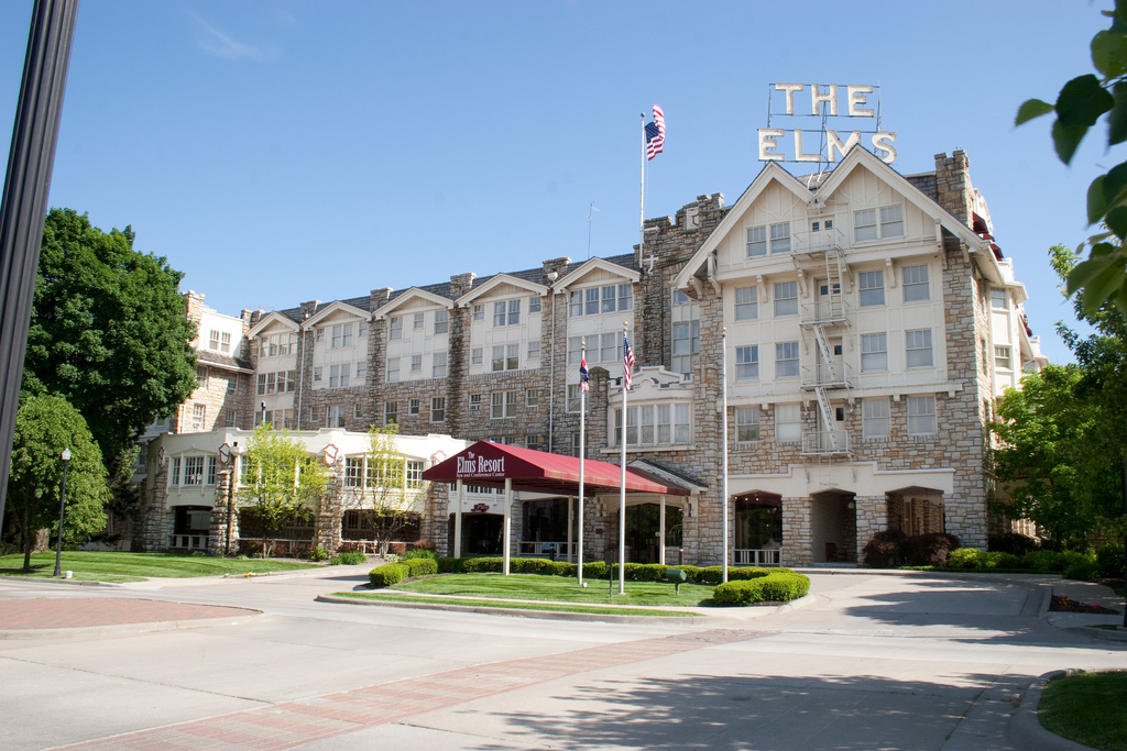 Vichy shower near me, hotel and spa, Vichy shower massage, good deals on hotels, good deals on massage, massage near me, spa package near me, good weekend getaway, weekend getaway