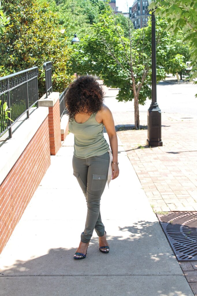 four ways to style skinny cargo jeans